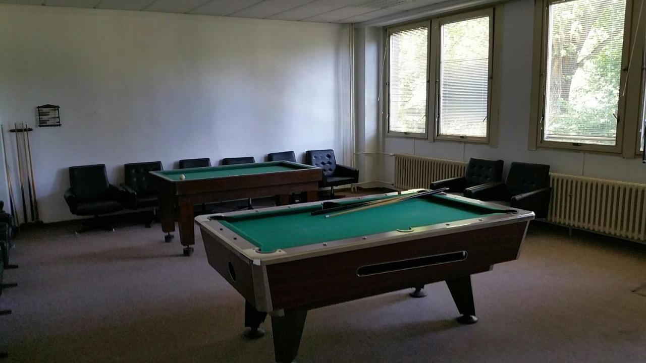 Hotel Hlaska Zlenice Esterno foto
